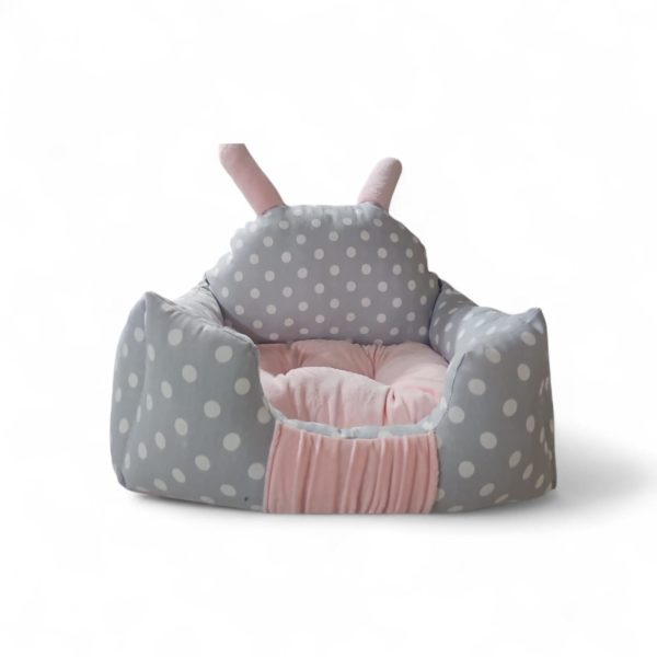 Cama Acolchada Gris con Lunares y Orejitas Rosas